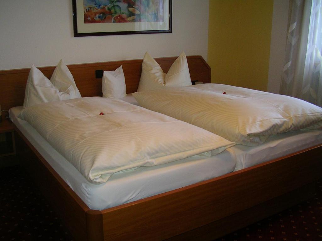 Hotel Landgasthof Kranz Huefingen Номер фото